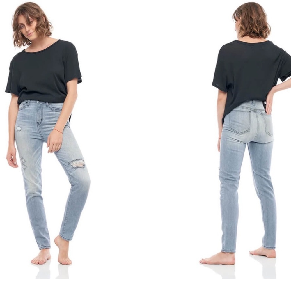 🦋SANDRINE ROSE X FREE PEOPLE HIGH WAIST DISTRESSED JEANS LIGHT BLUE 30